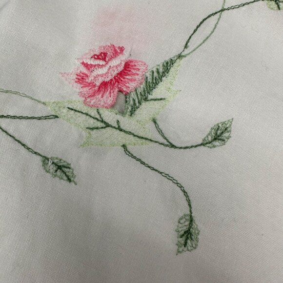 Vintage Embroidered White Tablecloth Pink Purple Rose Flower Small Square Floral - Picture 5 of 7